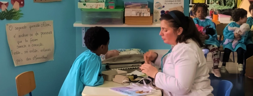Projeto Curricular Explorar Profissoes: o Enfermeiro, na Sala Azul
